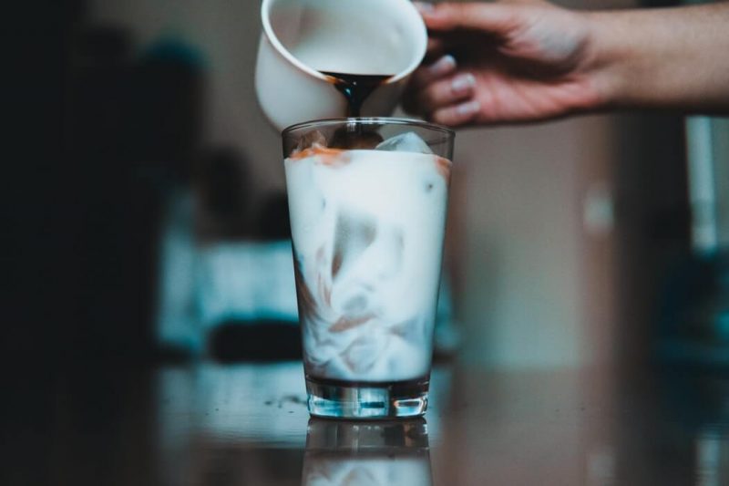 Sütlü Kahve Nasıl Yapılır? Tarifi Nedir? Muhiku