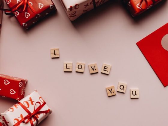 romantik-hediye-fikirleri-nelerdir-sevgiliye-hediye