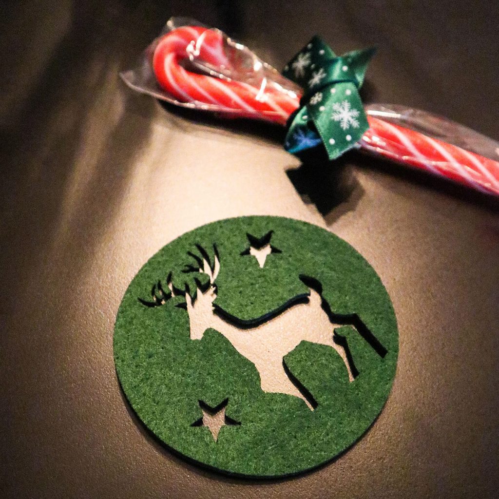 yeşil-geyikli-bardak-altlığı-4 Yeşil-Geyikli-Bardak-Altlığı-4