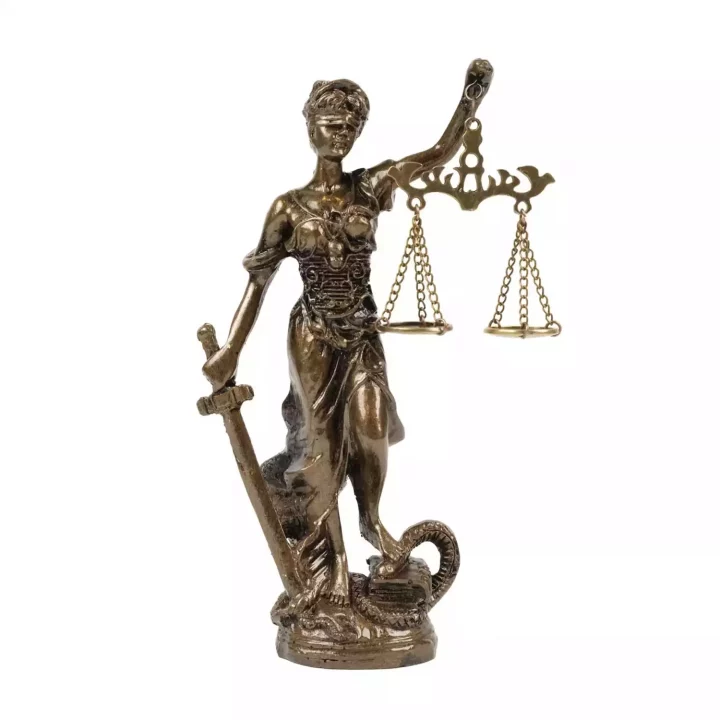 Adalet Tanrıçası Themis Heykeli