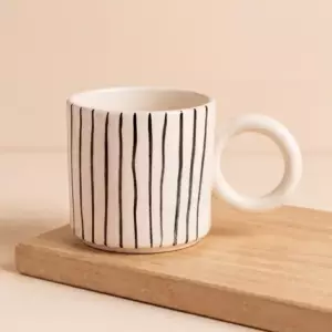 El Yapımı Siyah Çizgili Seramik Kupa